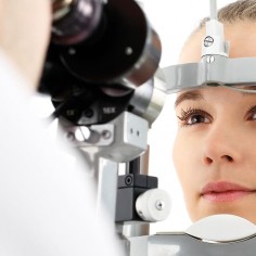 В каких случаях нужно записаться на прием к офтальмологу?